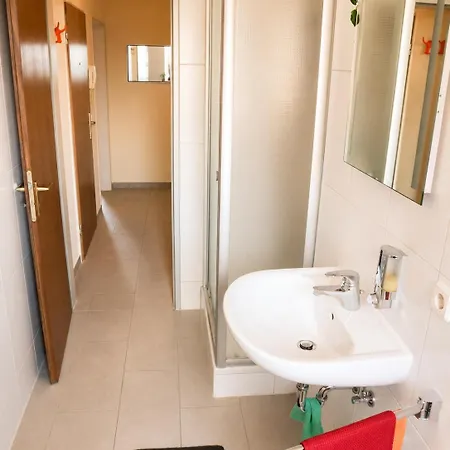 - Rotter - 60 Qm - 1 Bis 3 Personen