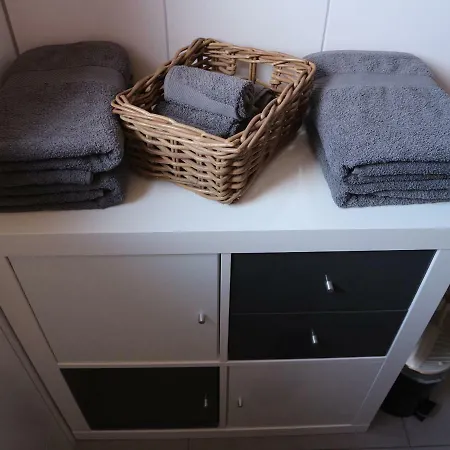 - Rotter - 60 Qm - 1 Bis 3 Personen * Troisdorf